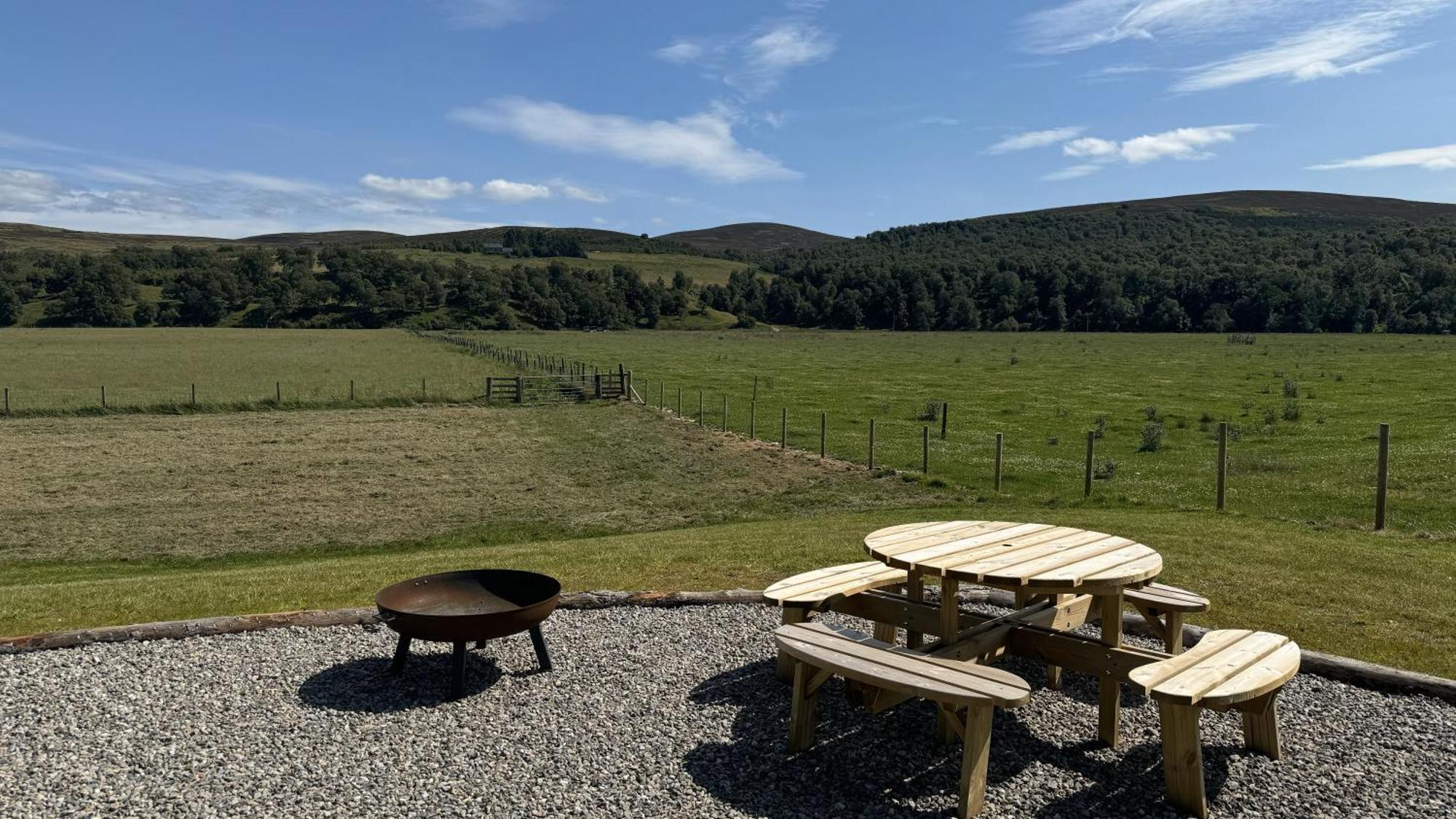 Juniper Lodges Inverness Exterior photo